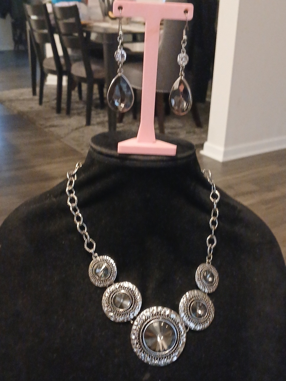 Silver-Tone Statement Necklace and Teardrop Earrings Set - Silver